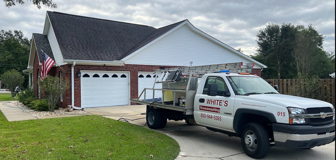 Competitively Priced House Washing In Cantonment Florida